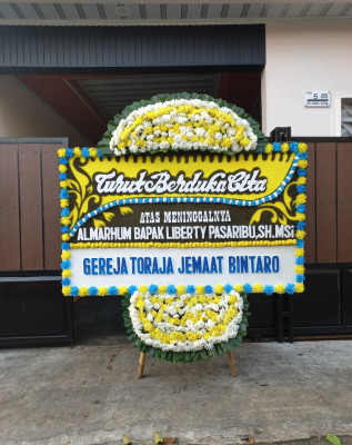 Papan Bunga Duka di Telukjambe Barat