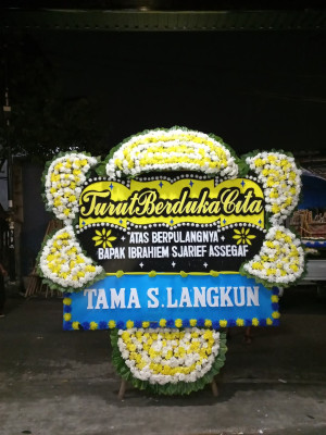 Papan Bunga Duka di Telukjambe Barat